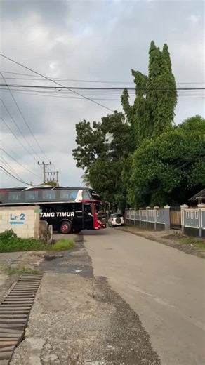 Bintang Timur: Kebangkitan Bus Telolet di Indonesia