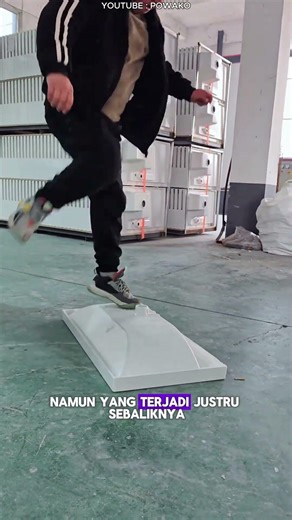 Bos Pabrik Injak Wastafel Sendiri! Uji Ekstrem Buktikan Kekuatan Produk