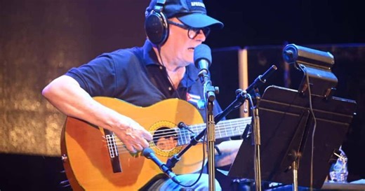 Cuba is falling apart, and Silvio Rodríguez insists: "I have never been disappointed by the Revolution."