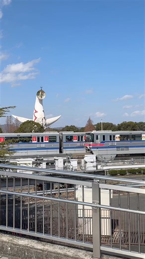 Osaka Monorail at Expo Commemorative Park (Banpaku-Kinen-Koen Station) https://www.osakastation.com/osaka-expo-park/ | Japan Station