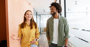 How to nail small talk, according to an expert.