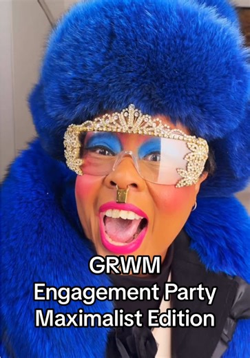 Grwm to go to an engagement party! I just love love!!! More fabulousity coming soon! What do you think about my look today? Can you rate it in the comments 1-10? For more instac*nt fabulosity follow your favorite maximalist AbsolutNatashaMorgan Coat -Comme des Garçons Fox fur trapper, eyewear, NATASHA MORGAN Dress @Maison Margiela Turtle neck @UNIQLO USA Fox fur pelt @global leathers Gloves @Etsy -glovesfactorystore Bag @Rebecca Minkoff Tights @We Love Colors Shoes @Balmain Septum ring -1017 Aly