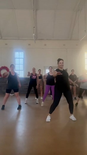 Getting down with some Axe with Silvi on Thursday night 🇧🇷 Come & experience the fun & book your free trial! Wren Amalia Grace Angela McMillan Coach Silvi Pereira #danceschool #dance #sambanope #brazil | The Dance Pad