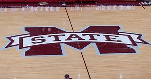 Mississippi State guard leaves game vs. Northwestern with apparent injury