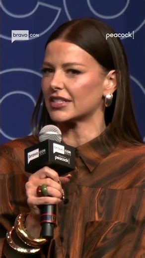 New hair just dropped 🤭 #BravoCon #Bravo#LoveIslandUSA #ArianaMadix #RealityTV #Shorts