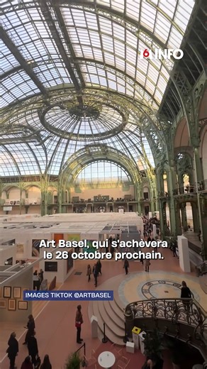 Kermit la Grenouille sur la place Vendôme : qu'en pensez-vous ? 🐸 Une structure gonflable géante à l'effigie de Kermit la Grenouille a investi la place Vendôme pour la Foire d’art contemporain, Art Basel, à Paris. Et chaque passant a un avis bien tranché sur cette œuvre d’Alex Da Corte. 🎥 Jade Desmaret 🎙️@LeaDutrouilh | M6 Info