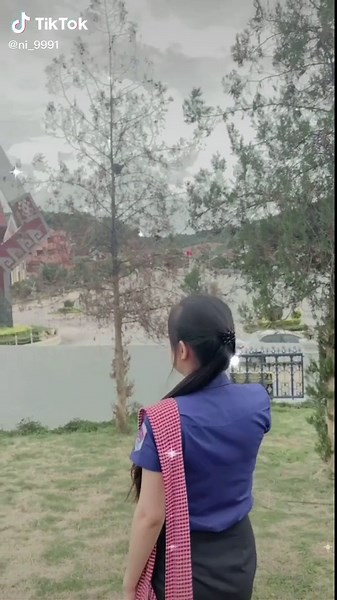 Traditional Lao Dance Performance #CulturalHeritage 💗