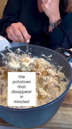 The potatoes that disappear in minutes! 🎄You won’t believe how easy this mashed MASHED CHRISTMAS POTATOES with rutabaga and parsnips recipe is. 🥔It’s so creamy good that everybody asked for the recipe. ➡️COMMENT “recipe” or tap link in bio https://reluctantentertainer.com/mashed-root-vegetables/ #mashedpotatoes🥔 #smashedpotato #christmassides #christmaspotatoes #reluctantentertainer | Reluctant Entertainer
