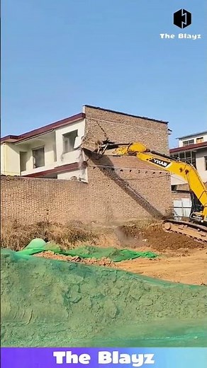 JCB Machine Demolishes Old Building | Powerful Excavator Work