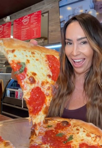 Unedited pizza review 🍕 because sometimes you just need to know if the pizza is actually GOOD 😂. @Frankie and Joes Pizza Trying the Margherita pie from Frankie & Joe’s in East Boca — fresh mozzarella, tomato sauce, basil EVOO. 🍅🌿🧀 And yes… I’m giving you my honest first bite reaction. 👀 📍Frankie & Joe’s Pizza | East Boca Margherita pizza • Boca Raton • East Boca • South Florida pizza • Boca Raton food • pizza review #BocaRaton #BocaEats #SouthFloridaEats #PizzaReview #MargheritaPizza