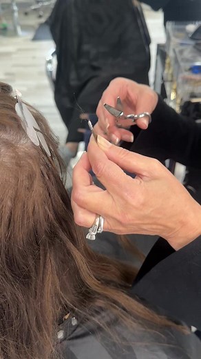 We do all types of hair extensions — keratin, micro bonds, tapes, you name it! 💕 This technique gives a soft, layered, natural look — no cutting, no new hair needed. I remove and reapply your existing extensions in layers, using my own adhesive and micro-bond method for a seamless blend. The result? Hair that looks and moves naturally — and lasts up to 3 months! ✨ 📍 Located in Boston 💇‍♀️ Specializing in hair extensions & hair loss solutions 📅 Book your consultation at NoelleSalon.com or DM 