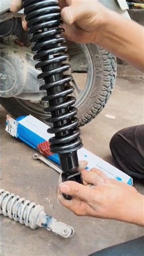 how to Jupiter TVS rear shocker replacement and genuine endurance and genuine spring