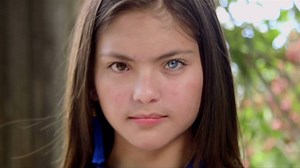 7.1M views · 89K reactions | Walang dugong banyaga ang 14-anyos na si Julia, pero magkaiba ang kulay ng kaniyang mga mata! Ang kaniyang pambihirang kondisyon na kung tawagin ay Heterochromia, alamin sa video na ito! #KMJS | Kapuso Mo, Jessica Soho (One at Heart, Jessica Soho) | Facebook