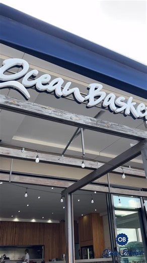 Ronii on Instagram: "This April, dive into the ocean of flavors with @ocean_basket newest catch - the OB Seafood Burger, now available for a limited time at an unbeatable price of just R75! 🤍Choose from a school of delicious options, including succulent fried prawn🍤, crispy hake, or calamari burgers, each perfectly seasoned and grilled to perfection. Whether you’re a seafood lover or just looking for a taste adventure, these burgers are sure to hook you. With a variety of flavors to suit every