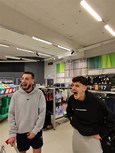 Loud Speaker Prank: Scream for Money Challenge