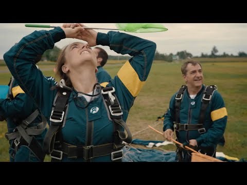 WHAT IS SHE LOOKING FOR? | LOL ComediHa!