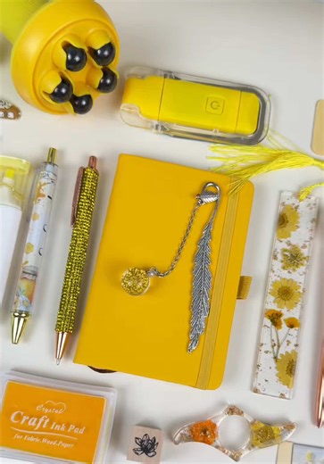 💛 Yellow Bookish Bundle. Bright and cheerful ASMR packing with warm bookish details. A little sunshine wrapped in stationery. #packingorders #asmrpacking #bookishbundles #stationery #booktok