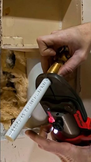 Installing new washing machine shut off valves 🚰💦 #plumbing #plumber #asmr #diy