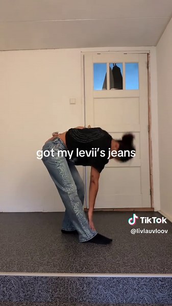 Beyoncé-Inspired Levi's Jeans Dance Vibe