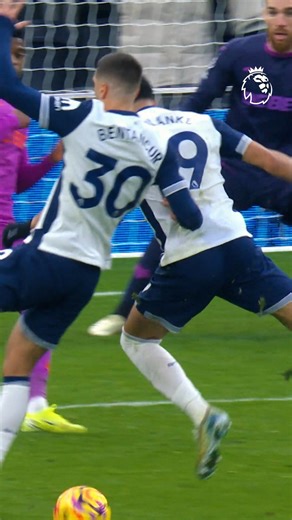 Rodrigo Bentancur outta nowhere 😧 | Premier League