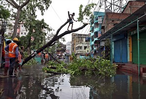 Cyclone Amphan kills dozens and leaves thousands homeless