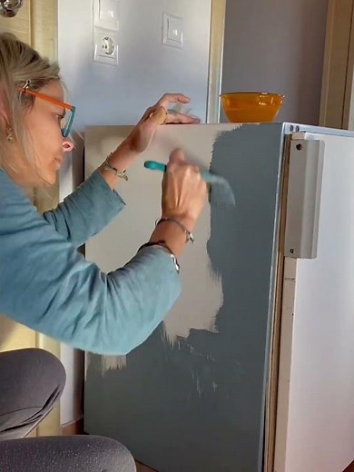 Ανακαίνιση μικρής κουζίνας από μελαμίνη με Chalk Of The Town Paint | Χρώμα Κιμωλίας