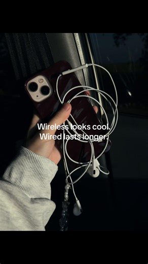Wired vs. Wireless Earphones: Which is Better?
