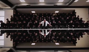 On vient de tomber sur la vidéo incroyable du Studio Attitude : L école de Danse à Eysines ! 😮 C'est tellement hypnotisant, bravo aux danseurs.euses ! 💃🕺 Choré : Sadeck | NRJ Bordeaux