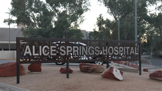 Armed teens in hospital chase: cops