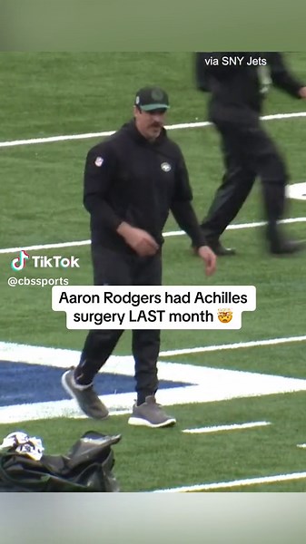 Aaron Rodgers Football Throwing Practice | NFL TikTok