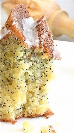✨lemon-poppyseed bundt cake✨ #baking