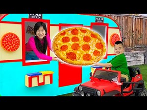 Maddie Jannie & Friends Run Their Own Pizza Drive Thru Restaurant: Creative and Fun Pretend Play - Videos For Kids