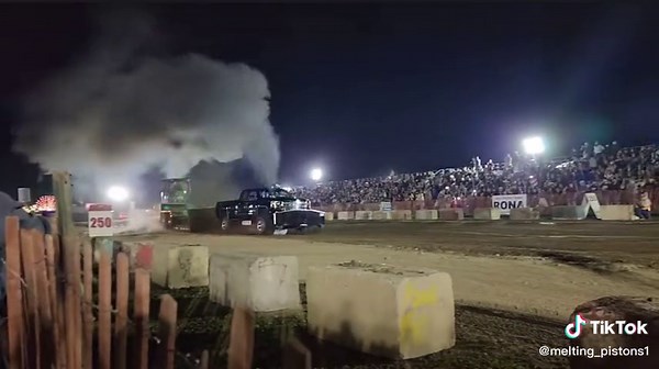 Never lift!!! #duramax #diesel #runaway this past weekend! Glad no one was hurt and the guillotine was able to kill it! #wagler #truckpull