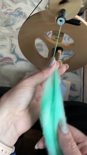Spinning roving into yarn! #fyp #yarnstore #fiber #xyzbca #spinning