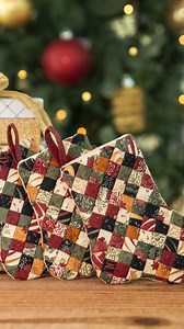 Join Jen as she shows you how to make fast, fusible patchwork stockings in this new tutorial. She'll demonstrate how easily this project comes together with fusible grid. Watch the full tutorial: https://www.shabbyfabrics.com/free-downloads-and-video/836 | Shabby Fabrics