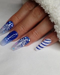 18K views · 1.6K reactions | Snow Flake Design! . Www.designedbytonyly.com Acrylic color number 44, 4A, 111 | Tony's Nails | Facebook