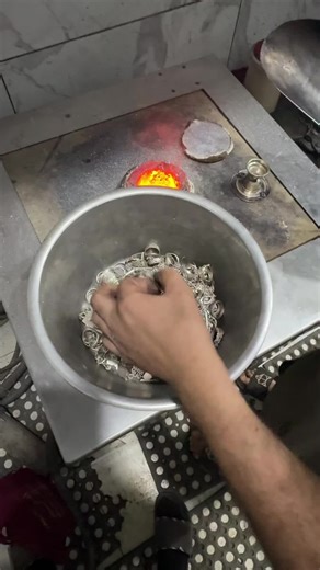 الفضة وسوقها: ماذا يحدث عند البيع؟