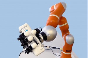 Bratul robotic inteligent cu reflexe incredibile