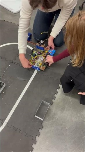 MILESTONE 9: SENSING WHITE #automobile #arduinoproject #arduinorobot #arduino #robot