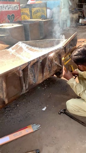 Can you guys tell me why the bulldozer uses plate screws?#shortvideo #welding