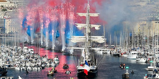 En images : l’arrivée de la flamme olympique à Marseille