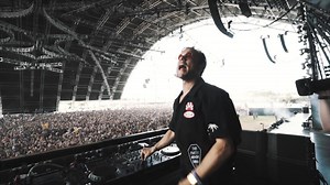 Vancouver!!! I'm coming back to Celebrities Nightclub to get wild with you on Saturday May 26th!! Grab your ticket 👇🏻and lets get weird BC! http://celebrities.electrostub.com/event.cfm?id=194843&cart | PARTY FAVOR