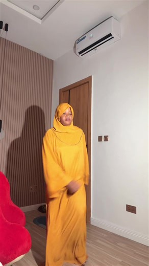 Dancing sticker yen😂