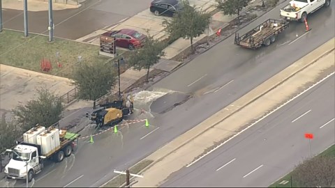 Crews respond to major water main break on Mockingbird Lane in Dallas