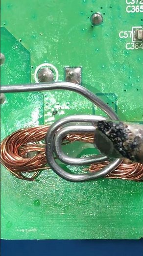 Soldering hacks Soldering 6 contacts at once with a soldering iron and how to use Desoldering wire