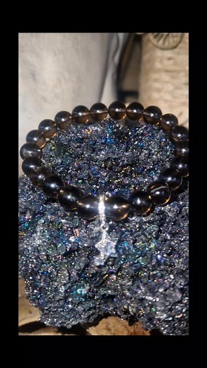 Bracelet en Quartz Fumé Force et Libération Le quartz fumé est une...