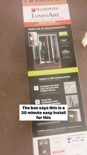 Instalación fácil de la puerta retráctil LuminAire®