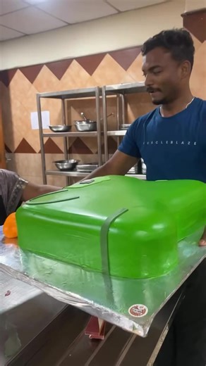 Eating 10Kg Cake, FR 💀☠️ . . . . . . . . . #duolingo #creator #instagram #instareels #trendingsongs