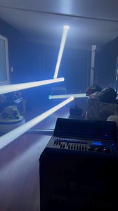 37K views · 699 reactions | La Nueva Beam 200 disponible en Cases de 4pz con Clamps y la promoción de envío incluido 﫡朗 aprovecha el precio $22,550 #omega_iluminacion #SONIDEROS #promociones #luces #beam200 #LED | Omega Iluminación | Facebook