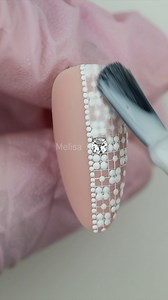 Uñas Elegantes para Novia 💅🏼✨ Nail Art Materiales: -Gel Painting Óleo White -Gel Polish Love Kiss 092 -Top Matte -Pincel Liner L | Melisa Rocha Nail Art